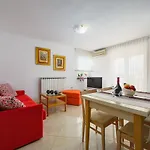 House With Apartments Dragica